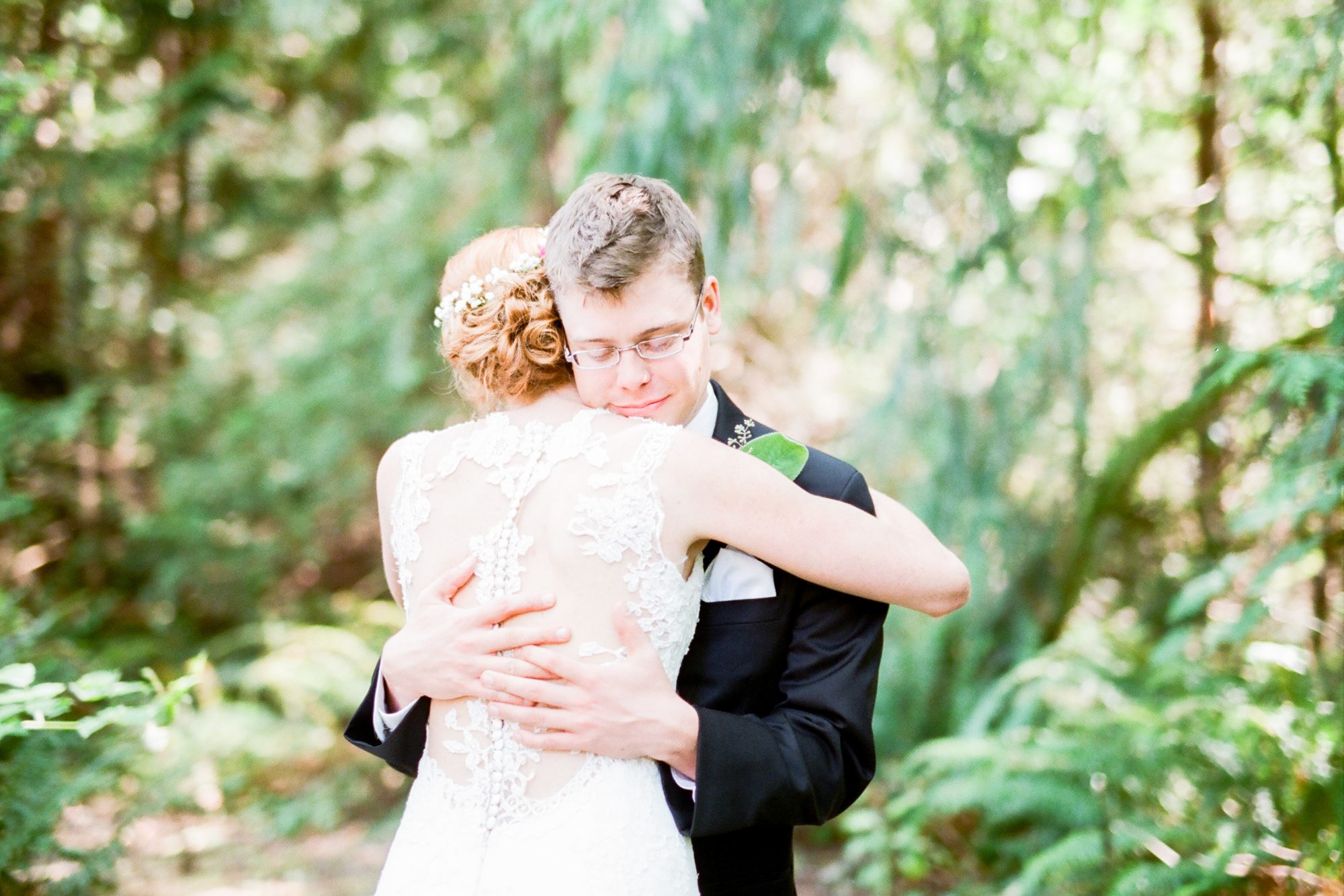 Katherine and Grame see each other for the first time at KIngston House, a wedding venue in Kingston, WA.
