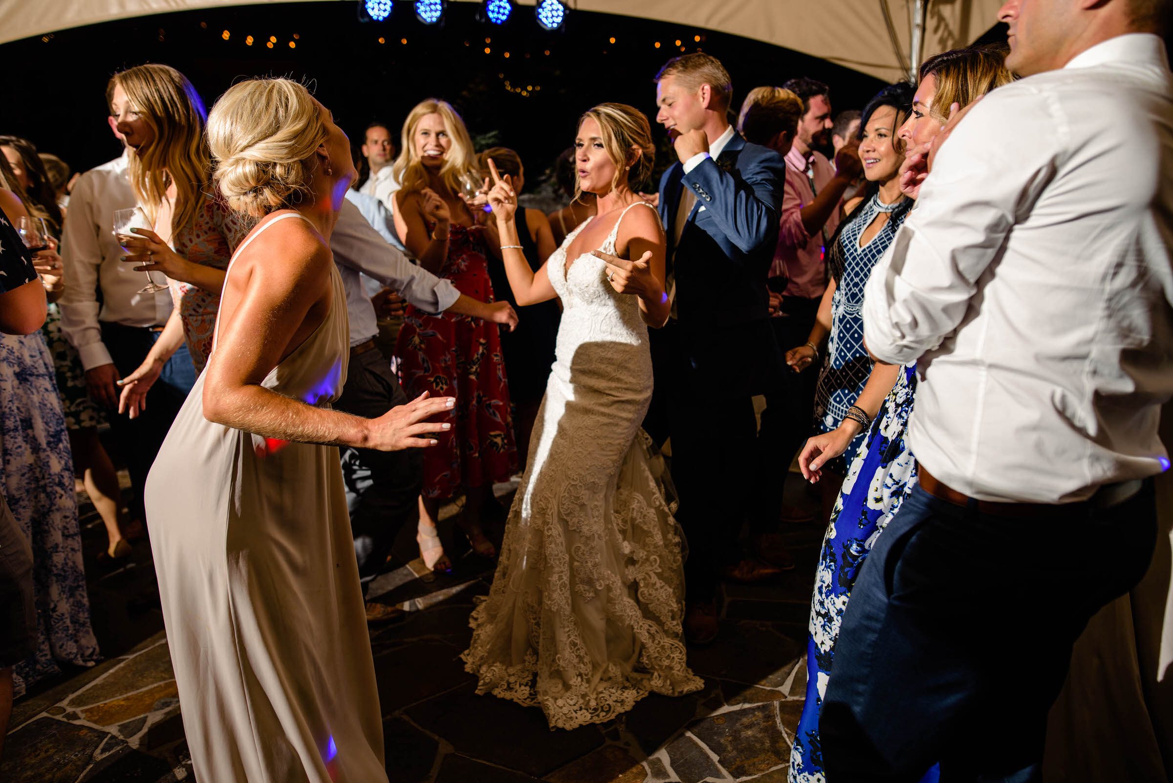 Romantic Tsillan Cellars Summer Wedding (11)