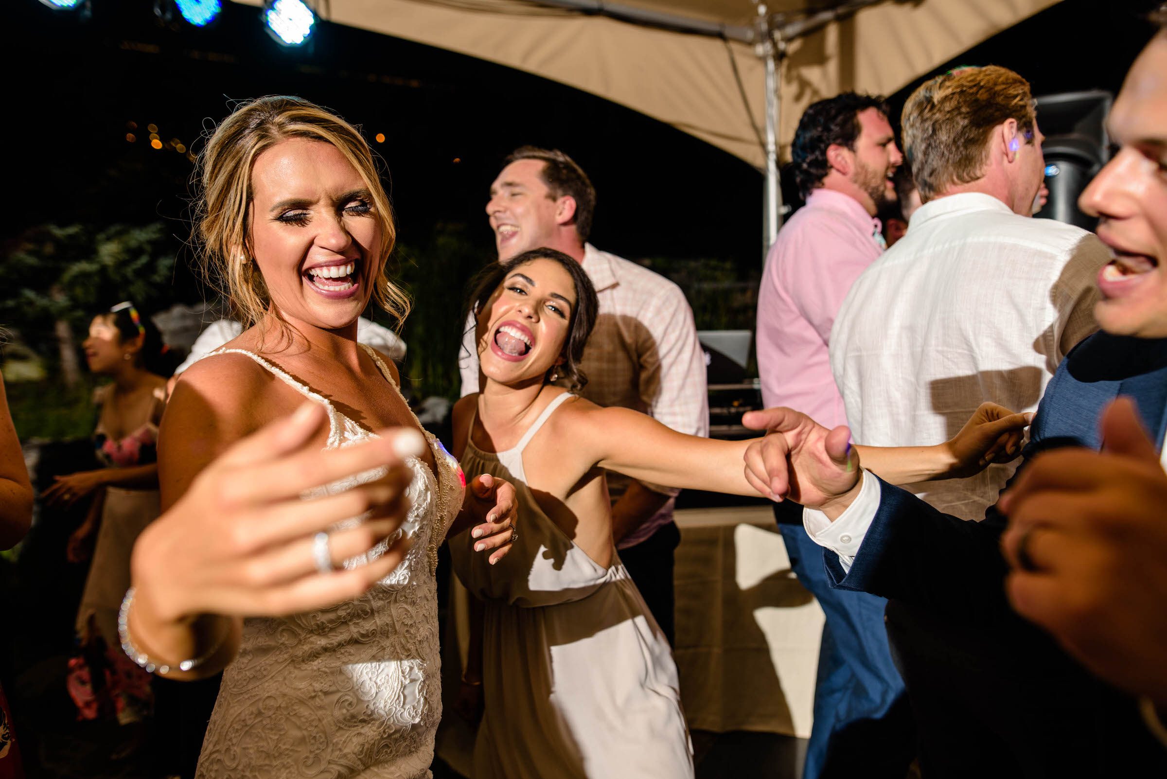 Romantic Tsillan Cellars Summer Wedding (9)