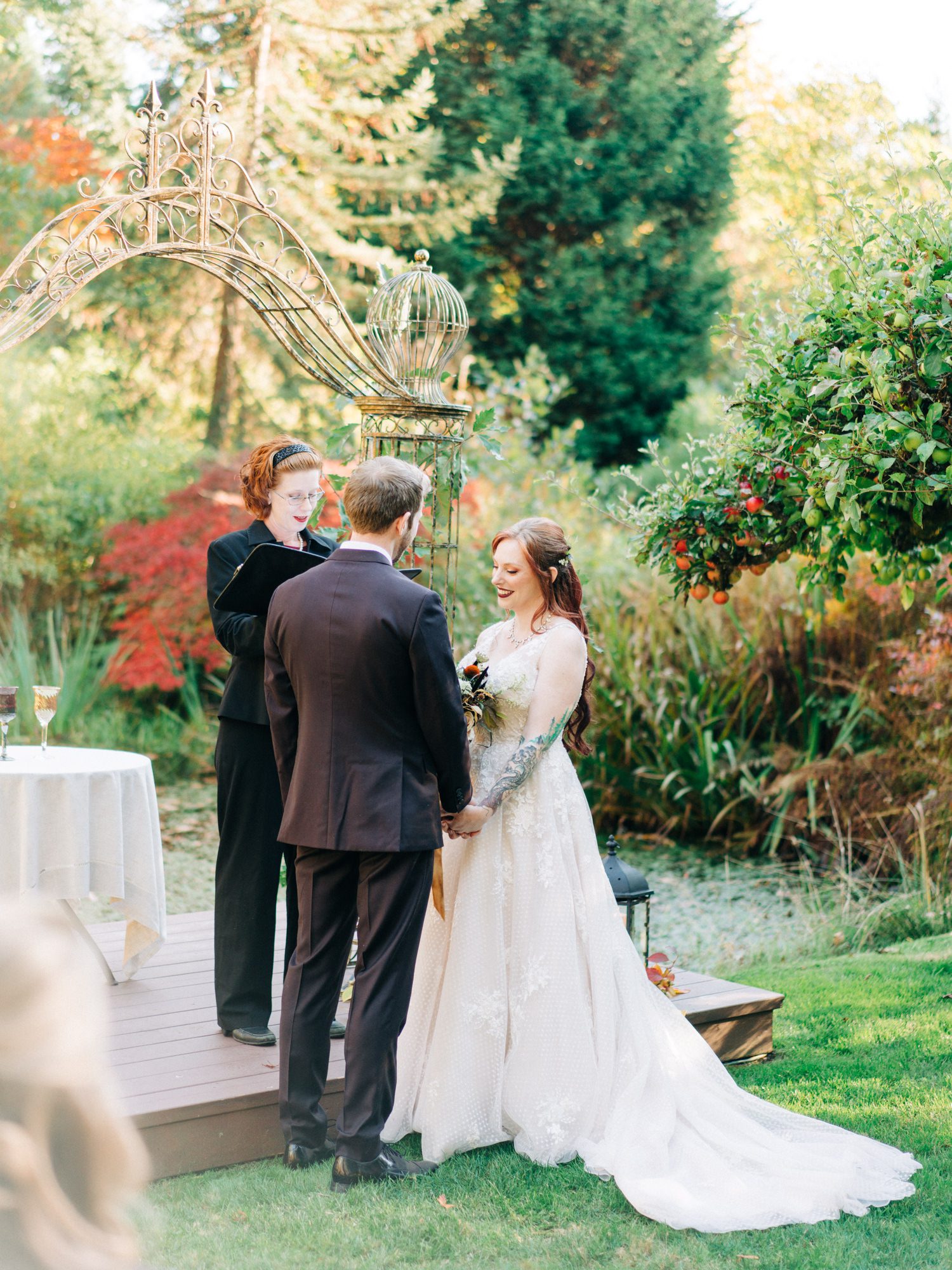 Seattle wedding photographers: Fall Wedding at Bella Luna Farms (41)