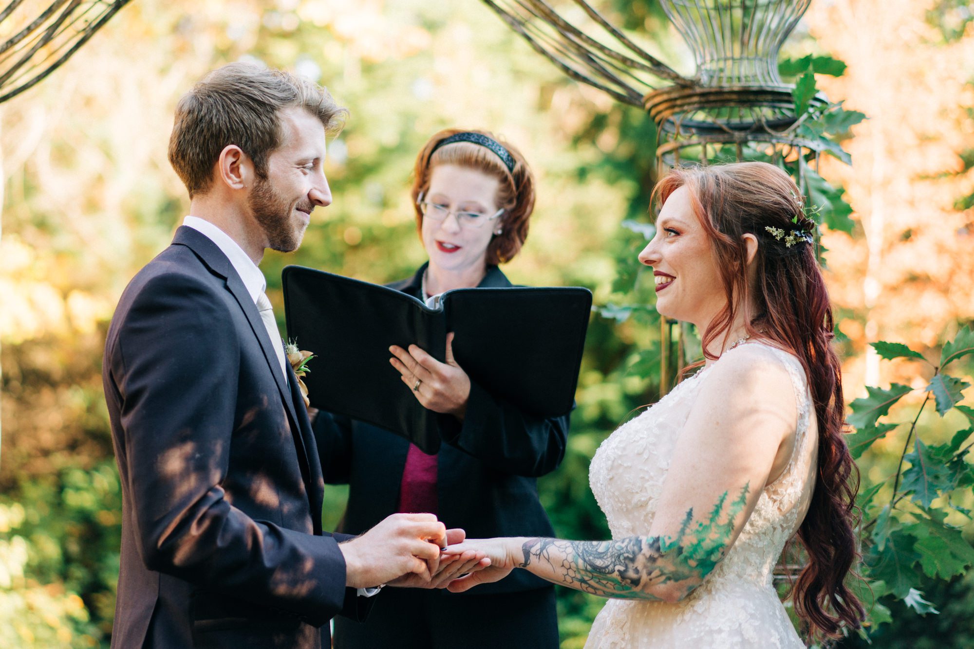 Seattle wedding photographers: Fall Wedding at Bella Luna Farms (31)