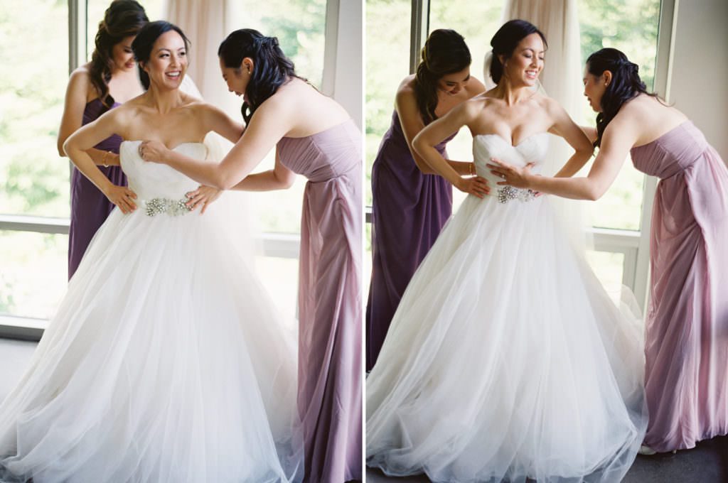 Cindy and her bridesmaids get ready at Novelty-Hill Januik Cindy and her bridesmaids get ready at Novelty-Hill Januik