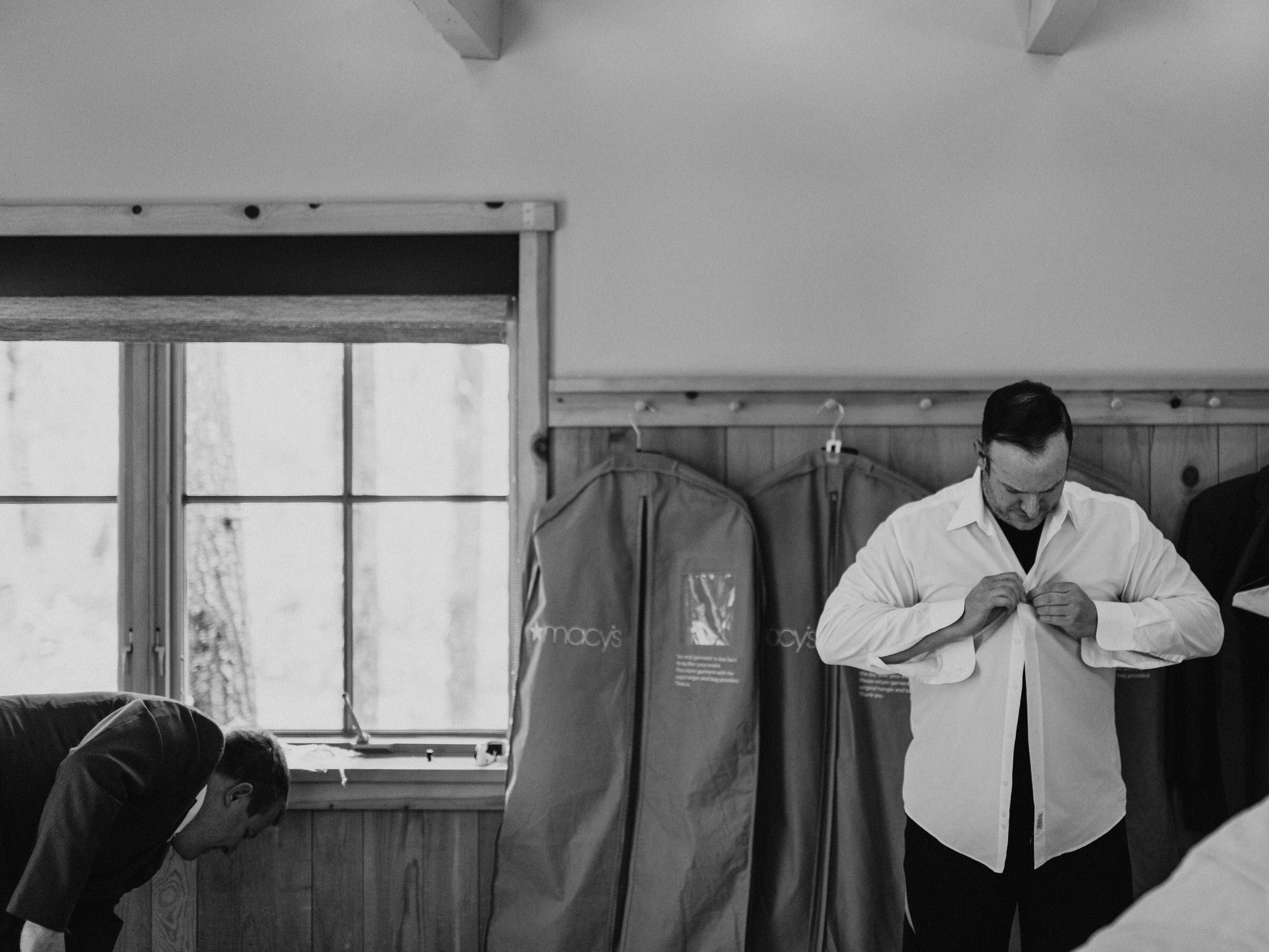 Sleeping Lady Resort weddings: Groom gets ready