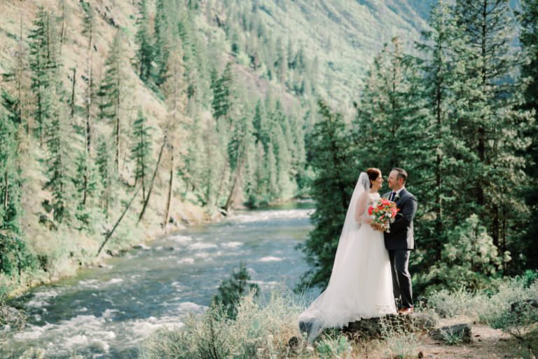 Sleeping Lady Resort weddings: Kristen and Russ wedding portraits