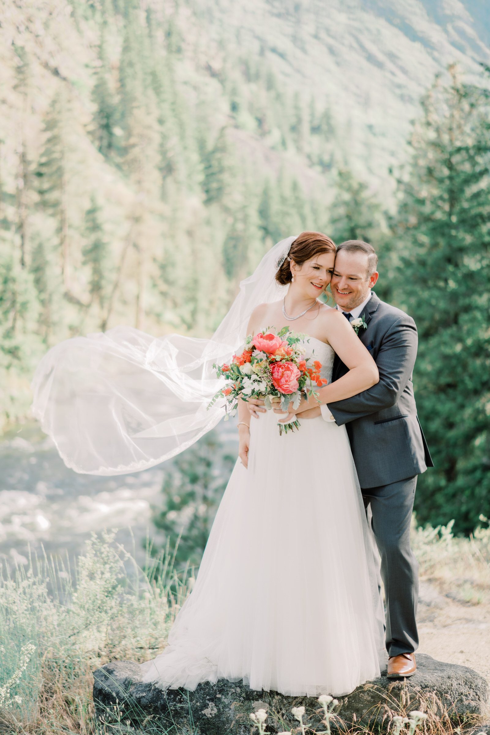Sleeping Lady Resort weddings: Kristen and Russ wedding portraits