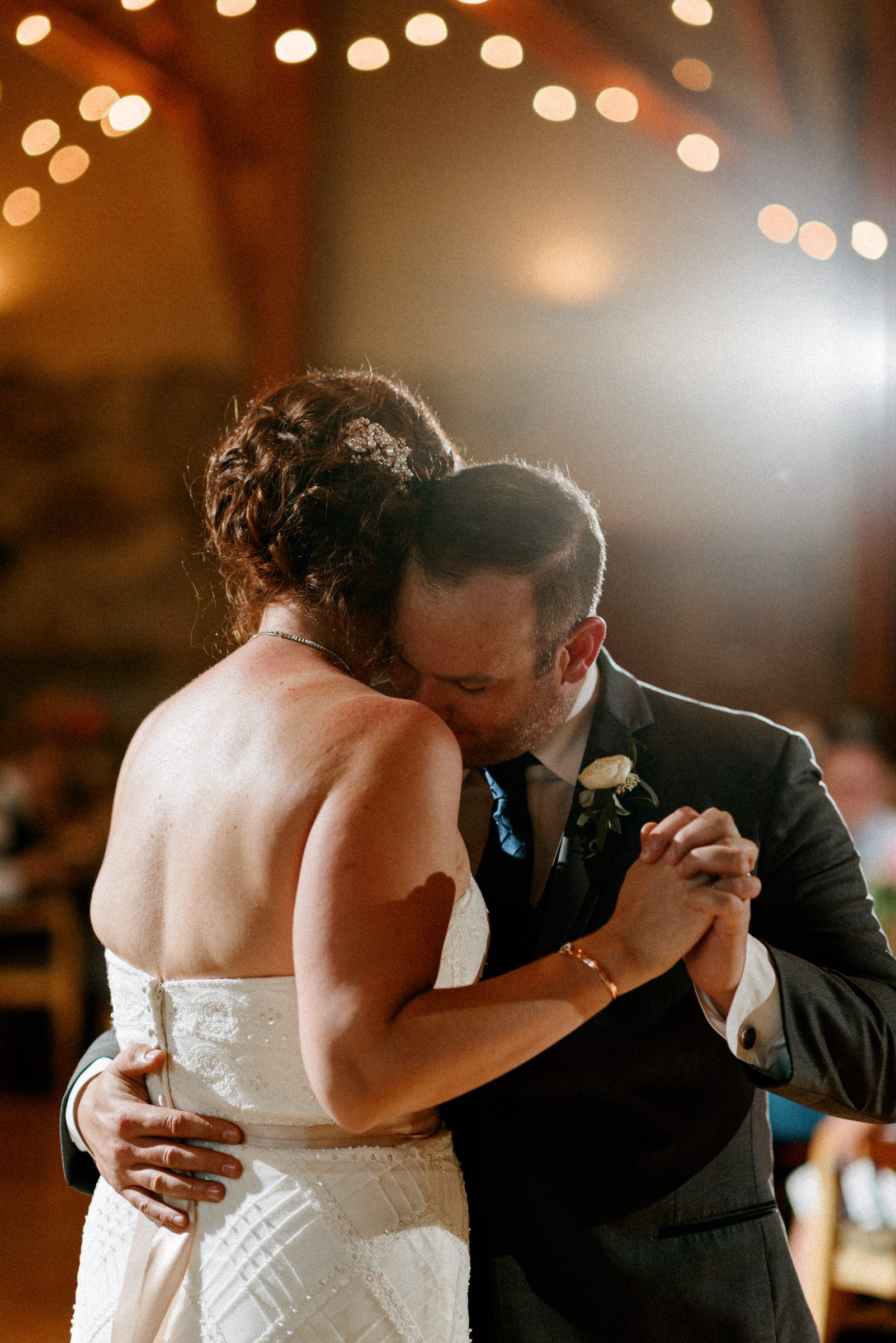Sleeping Lady Resort weddings: Kristen and Russ first dance