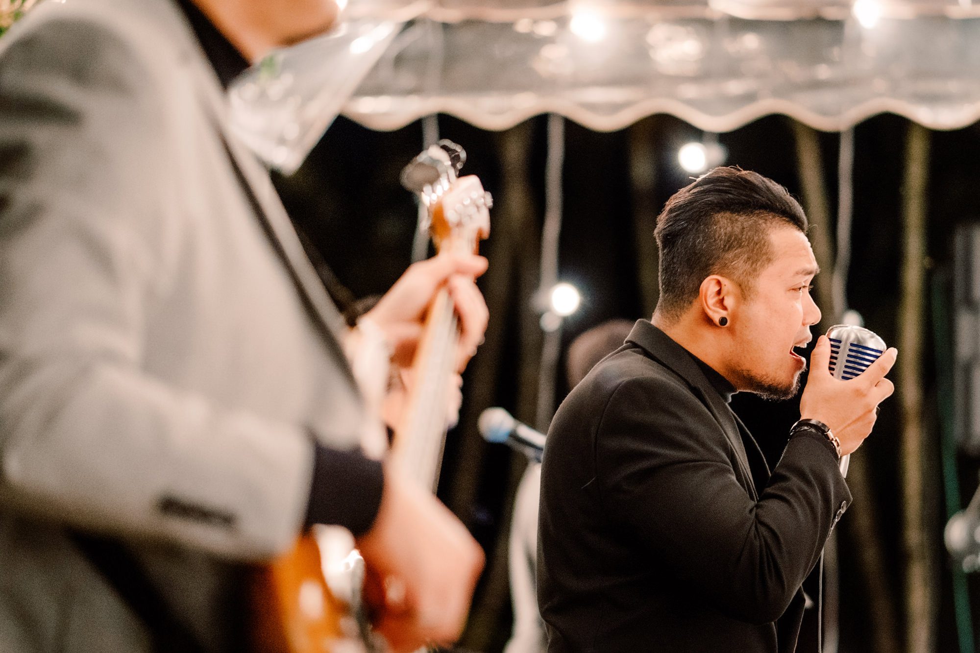 The live band Acoustic Fourplay was extraordinary!