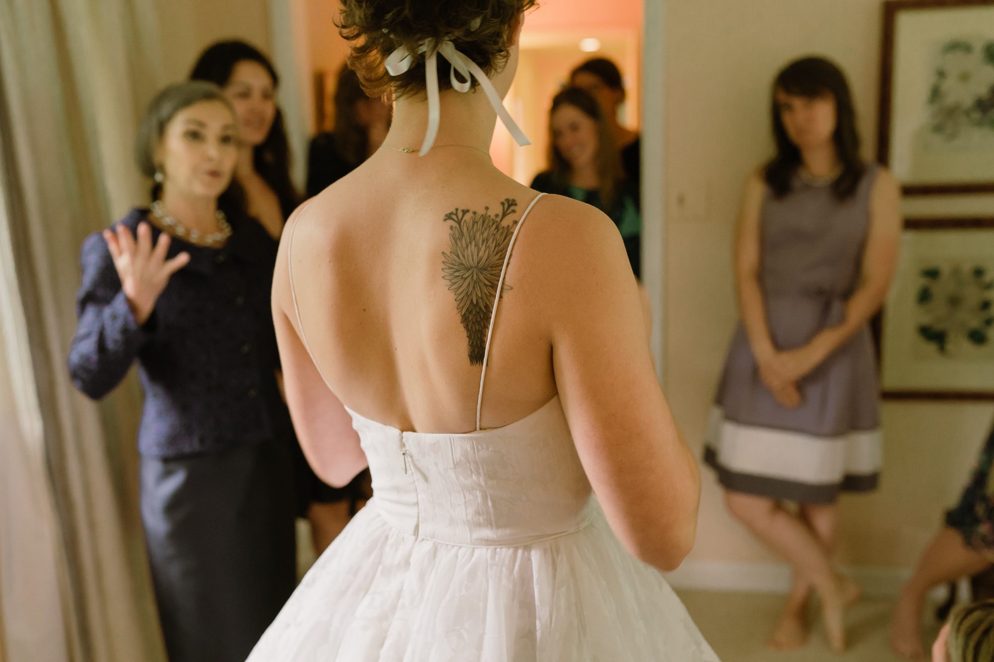 Amy's friends react to her getting dressed