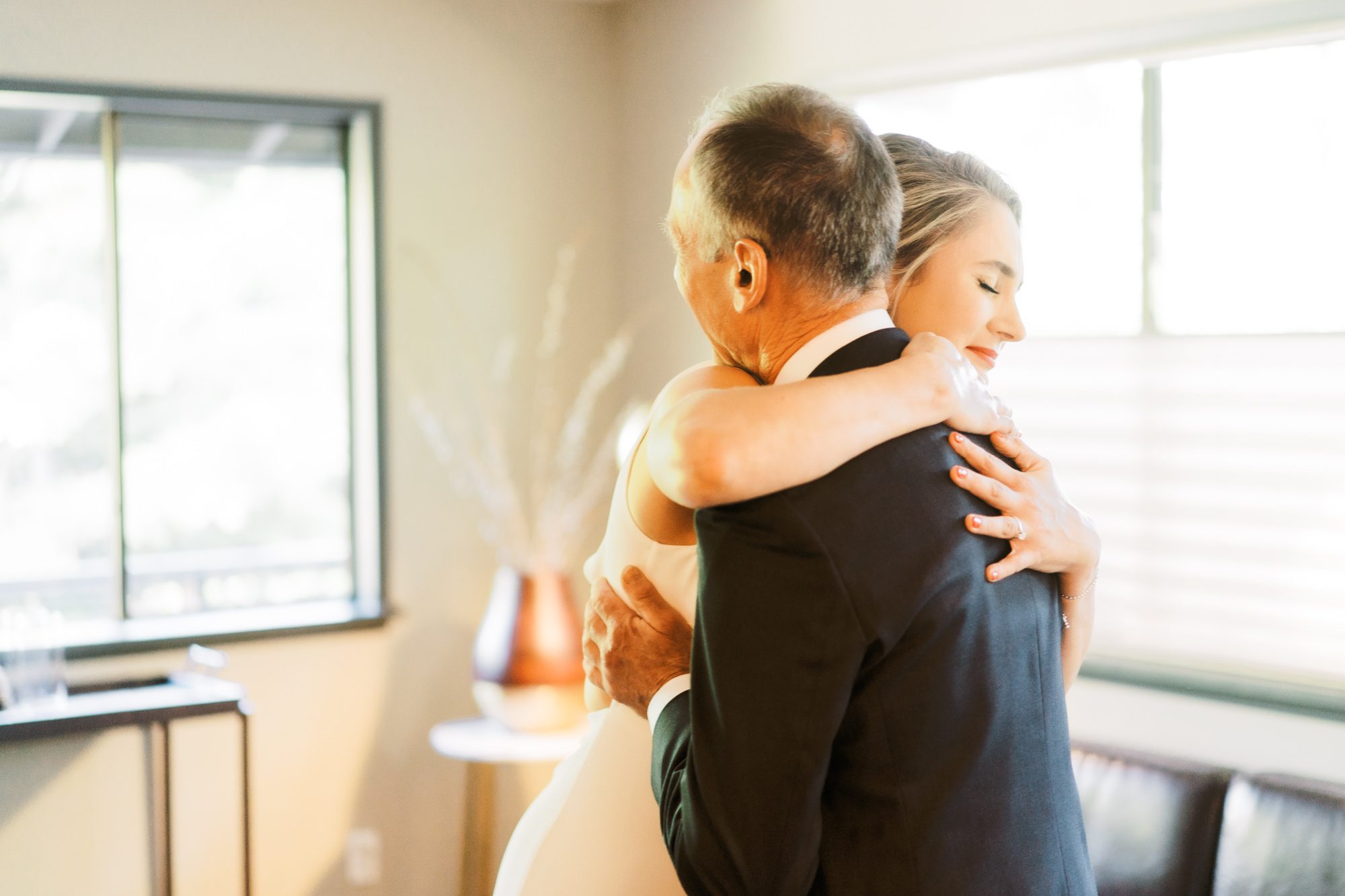 Woodinville wedding photographer: Kayley and dad moment