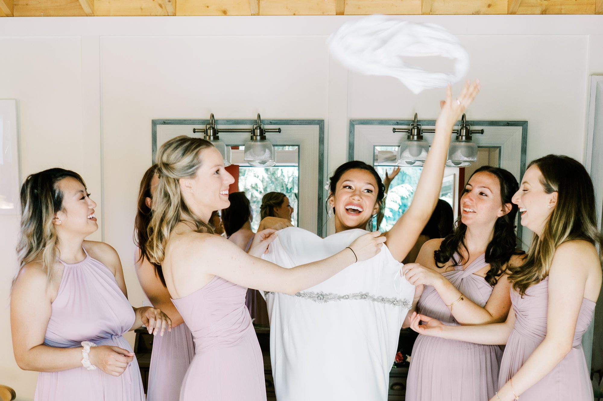 Woodinville Lavender Farm weddings: Bridesmaids getting ready
