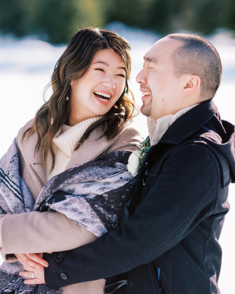 Winter wedding elopement portrait by Seattle wedding photographer Jenn Tai