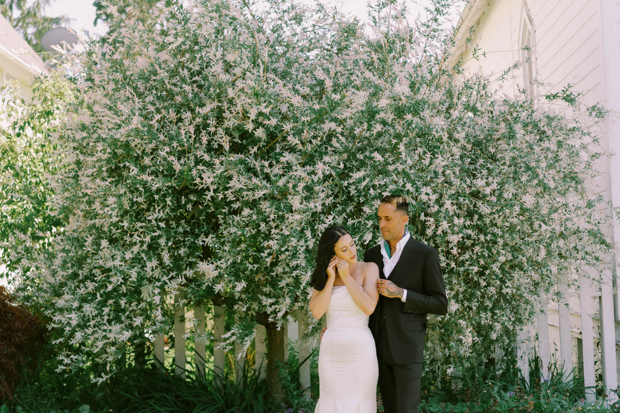 Alexa and Peter's wedding portraits by Belle Chapel at Snohomish, WA