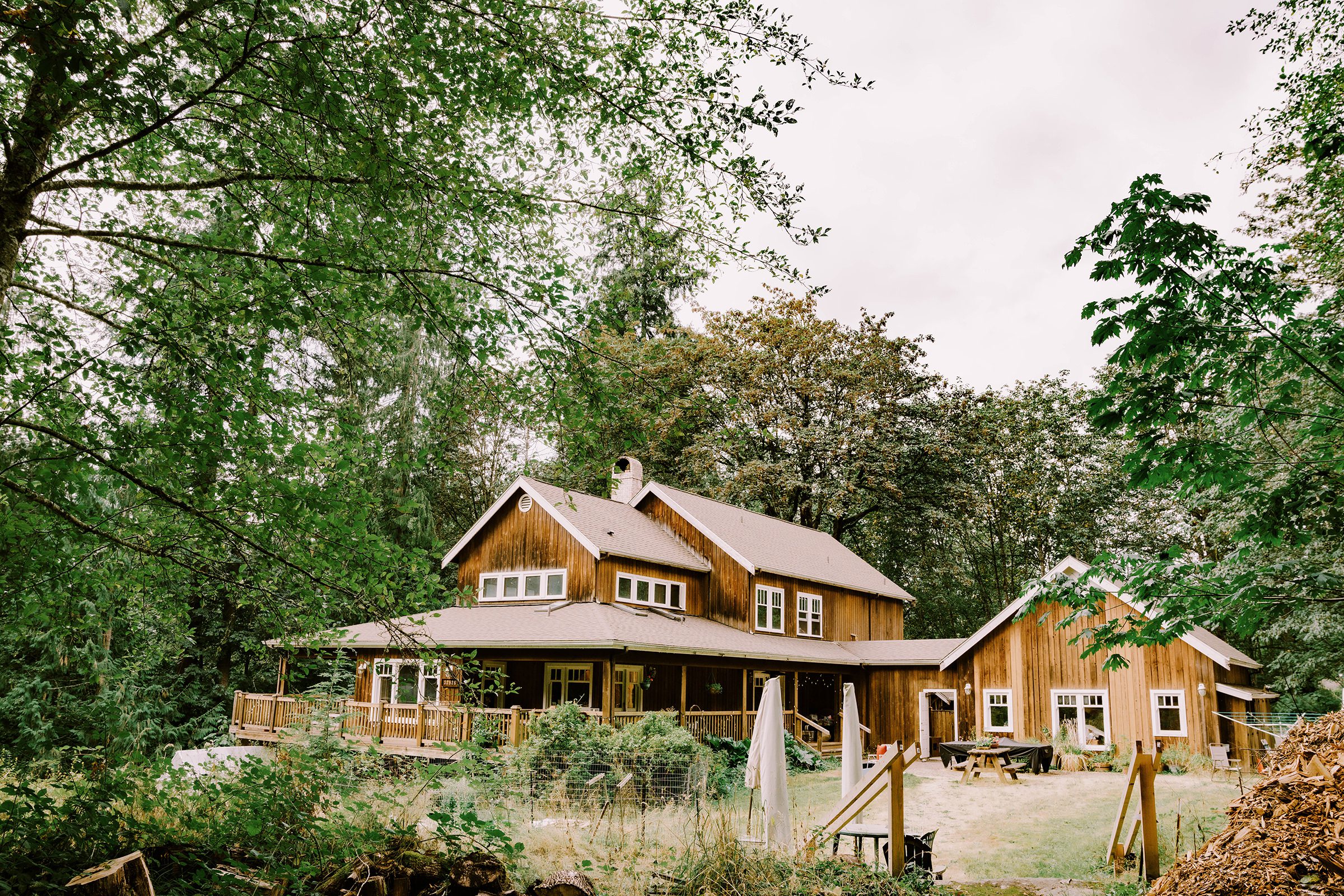 Annika and Sean's wedding day began at home with getting ready.