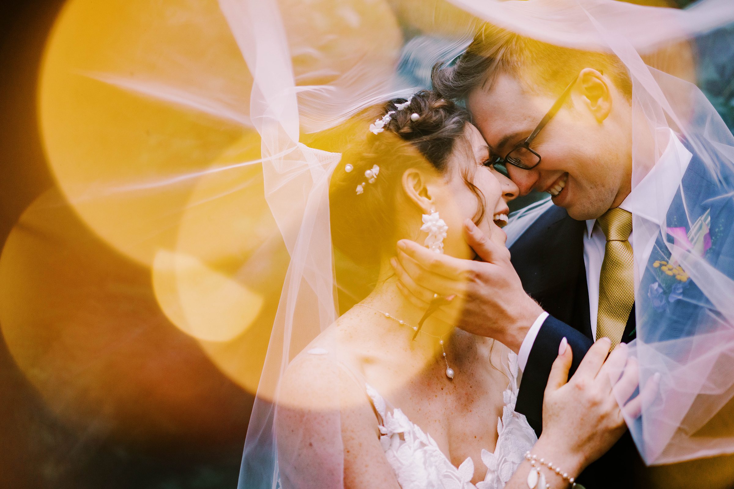 Annika and Sean wedding photos at their intimate backyard wedding