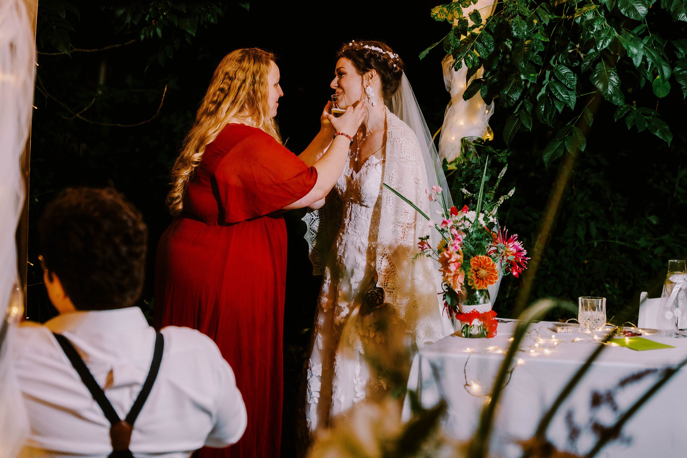 Annika's best friend's loving gesture.