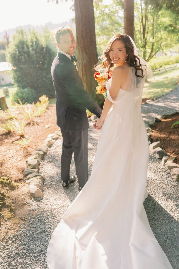 Bride and groom wedding photos at Chateau Lill wedding venue in Woodinville by Seattle wedding photographer JENN TAI