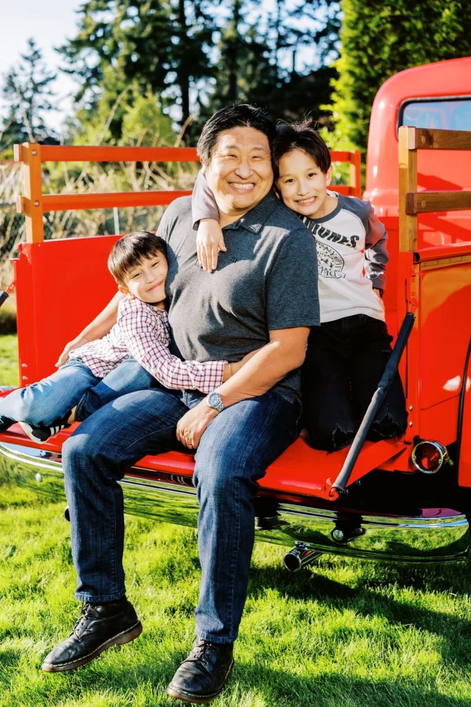 Seattle family portrait by Jenn Tai